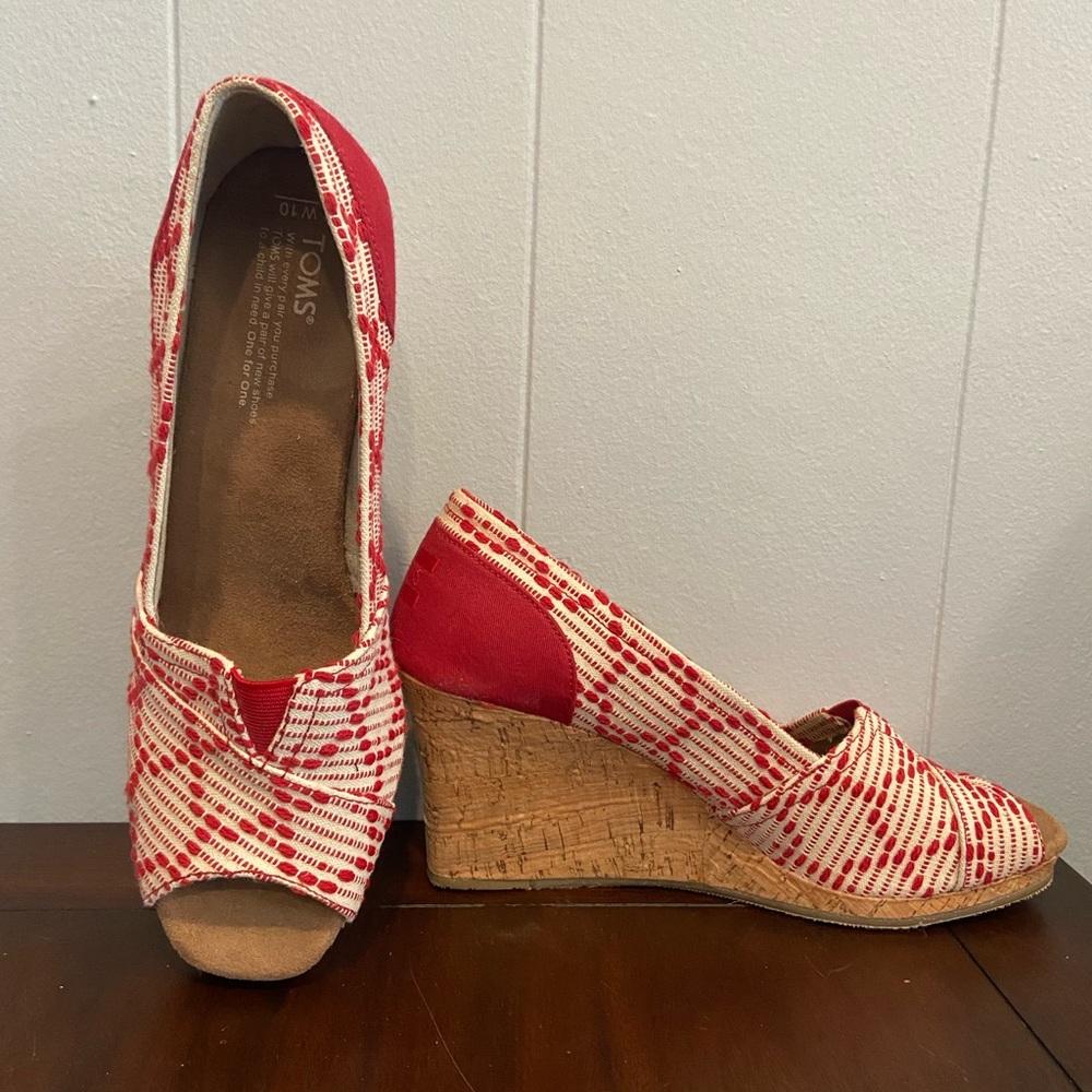 TOMS So cute and comfortable!